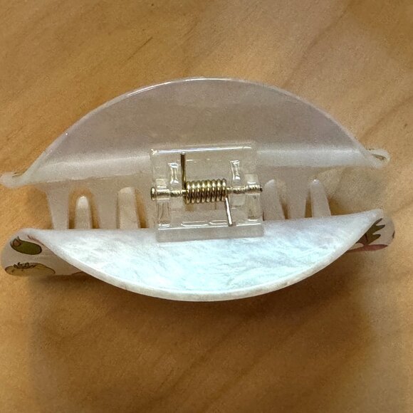 FRASIER STERLING Veggie Hair Claw Clip - Pearlescent White - Picture 4 of 13